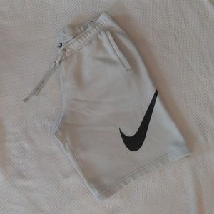 2 Mens Nike shorts